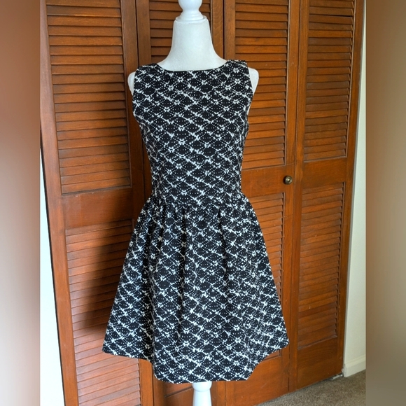 Aqua Dresses & Skirts - NWT! Aqua Black and White Fit and Flare Dress